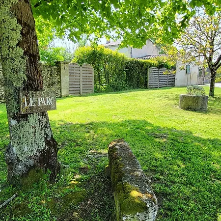 Chez Agatha 住宿加早餐酒店 Vertheuil-en-Médoc